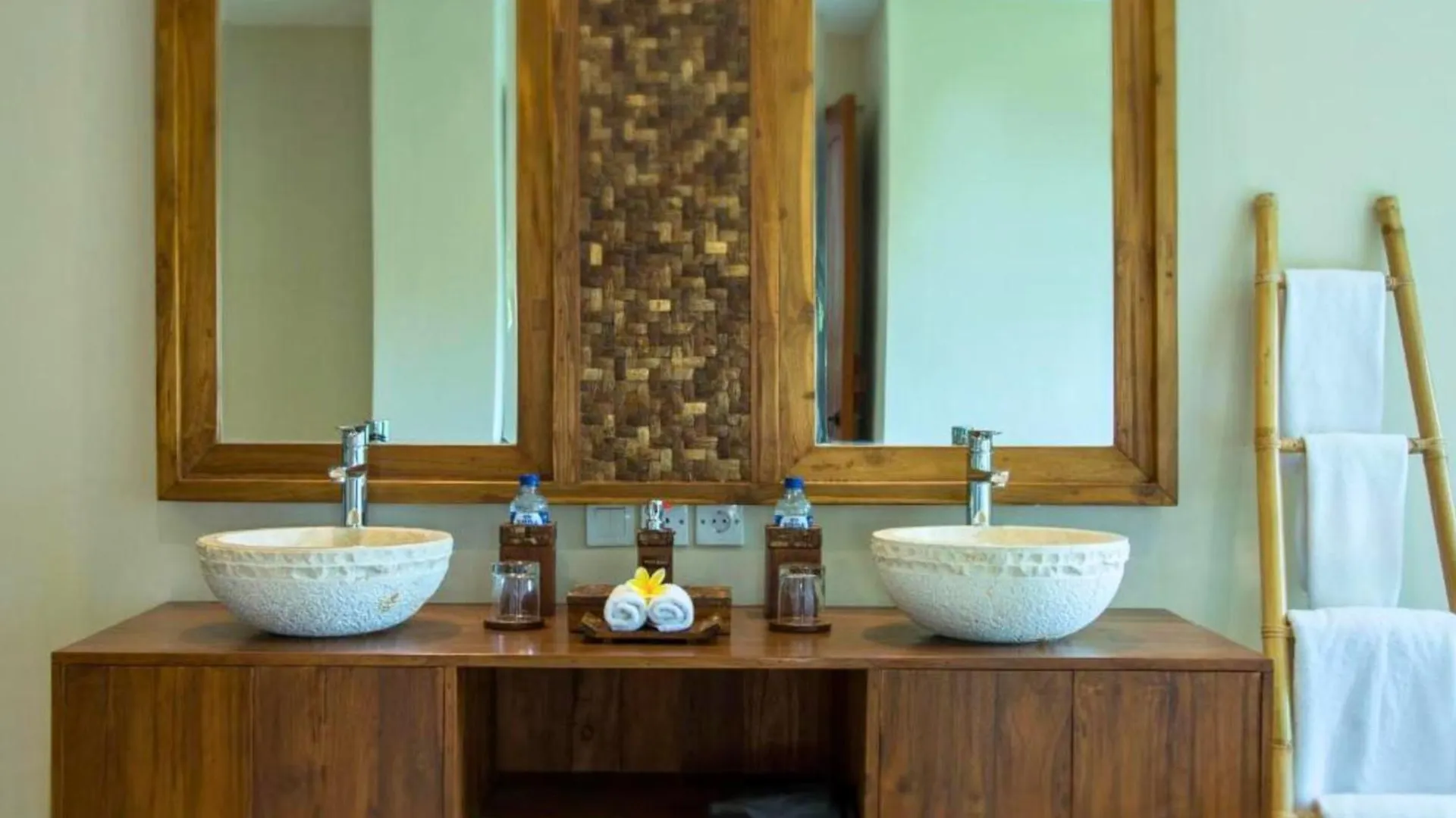 Ambara With Garden View 1 Bedroom Deluxe Suite Zn45 Ubud  Villa
